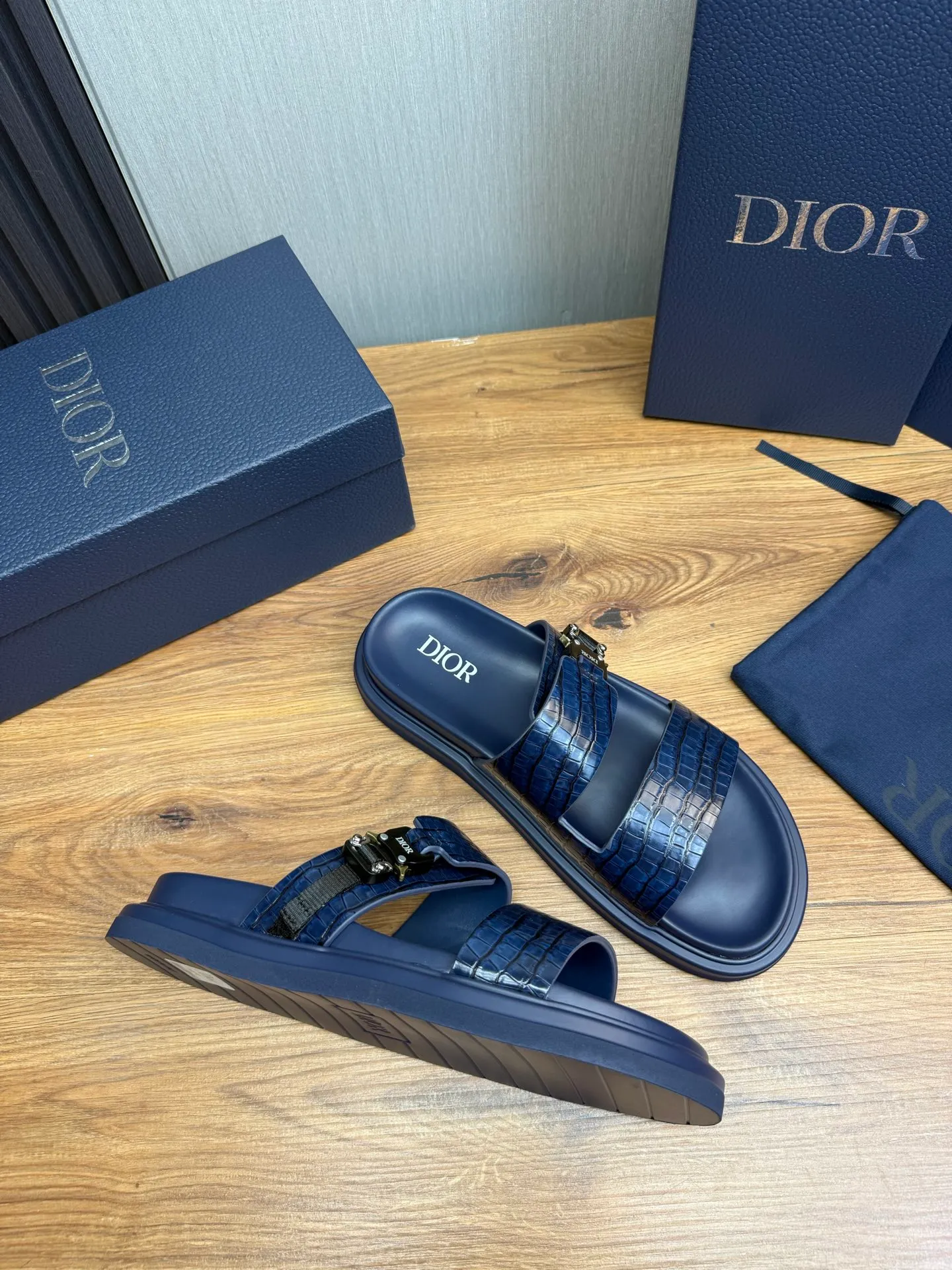 Men's shoes 300💰 Dior. Men's slippers🩴 Official website 1:1 production 38-45 size 45 46 🉑️Customized original material shipped✅